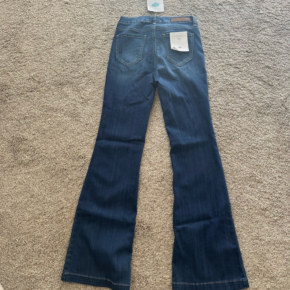 Cello midrise flare size 5 NWT